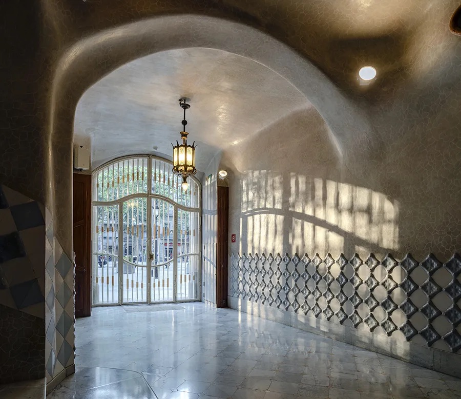 Casa Batlló outside