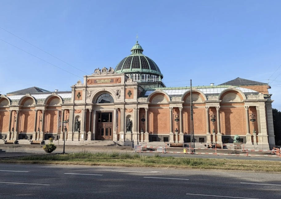 The glyptotek facade