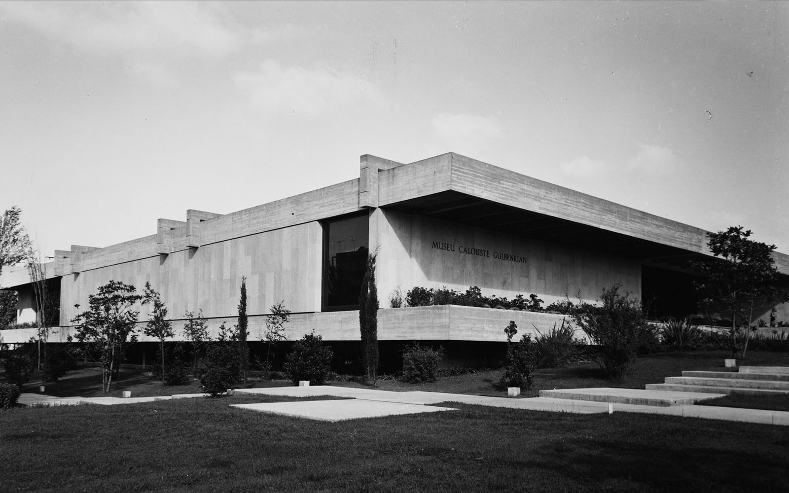 Calouste Gulbenkian Museum building outside