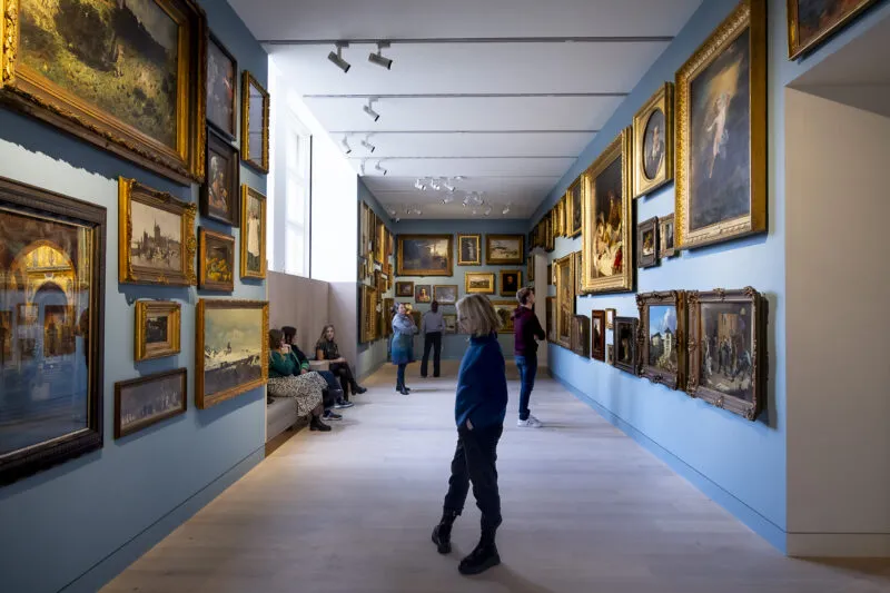 Kunstpalast inside