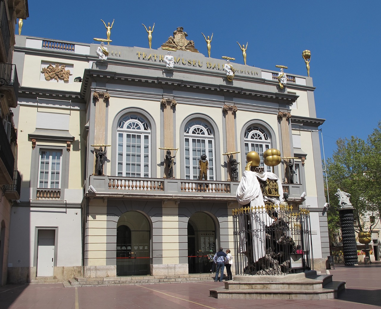 Dali Theatre-Museum Façade