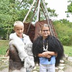 MAMUZ Schloss Asparn - children in park